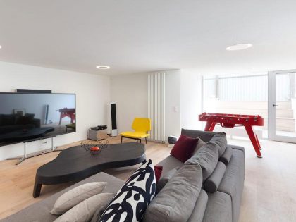 A Bright Modern Home with Stunning Staircase and Open Plan in Moscow by 4a Architekten (44)