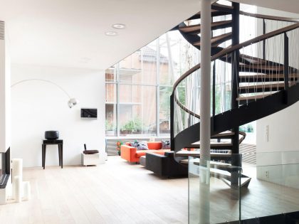 A Bright Modern Home with Stunning Staircase and Open Plan in Moscow by 4a Architekten (52)