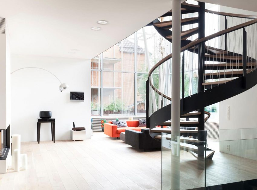 A Bright Modern Home with Stunning Staircase and Open Plan in Moscow by 4a Architekten (52)