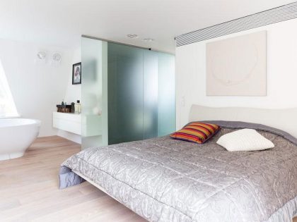 A Bright Modern Home with Stunning Staircase and Open Plan in Moscow by 4a Architekten (56)