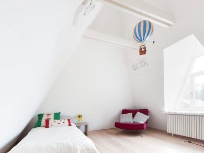 A Bright Modern Home with Stunning Staircase and Open Plan in Moscow by 4a Architekten (59)