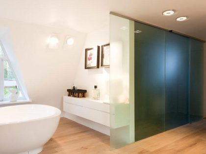 A Bright Modern Home with Stunning Staircase and Open Plan in Moscow by 4a Architekten (61)