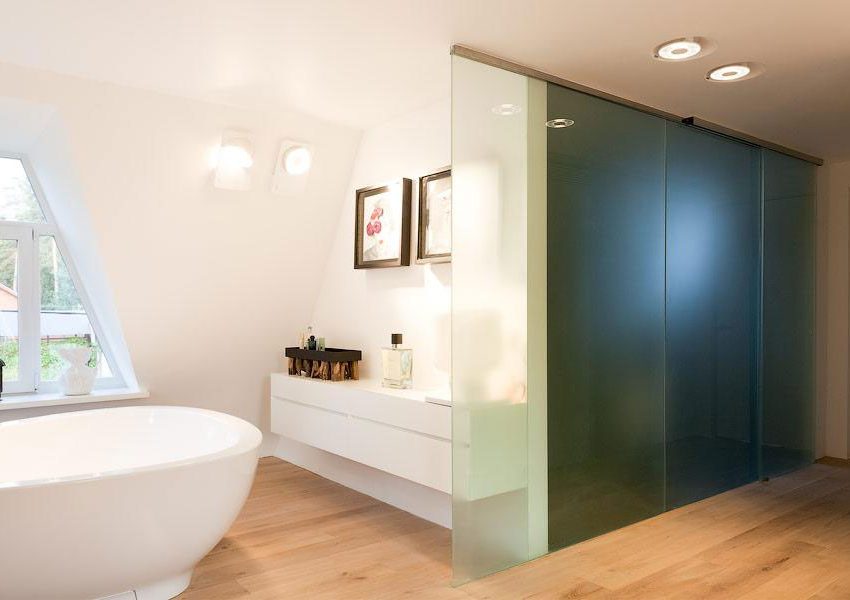 A Bright Modern Home with Stunning Staircase and Open Plan in Moscow by 4a Architekten (61)