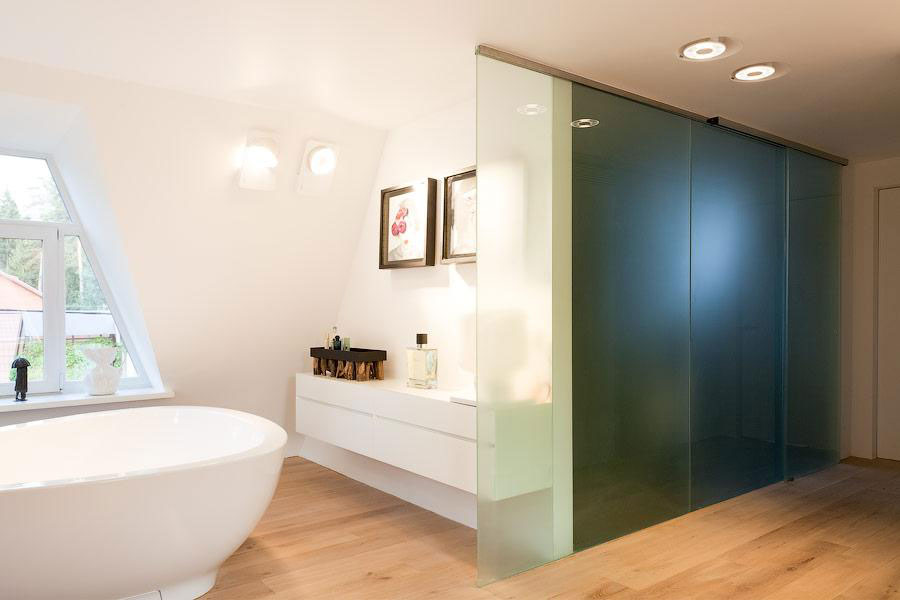 A Bright Modern Home with Stunning Staircase and Open Plan in Moscow by 4a Architekten (61)