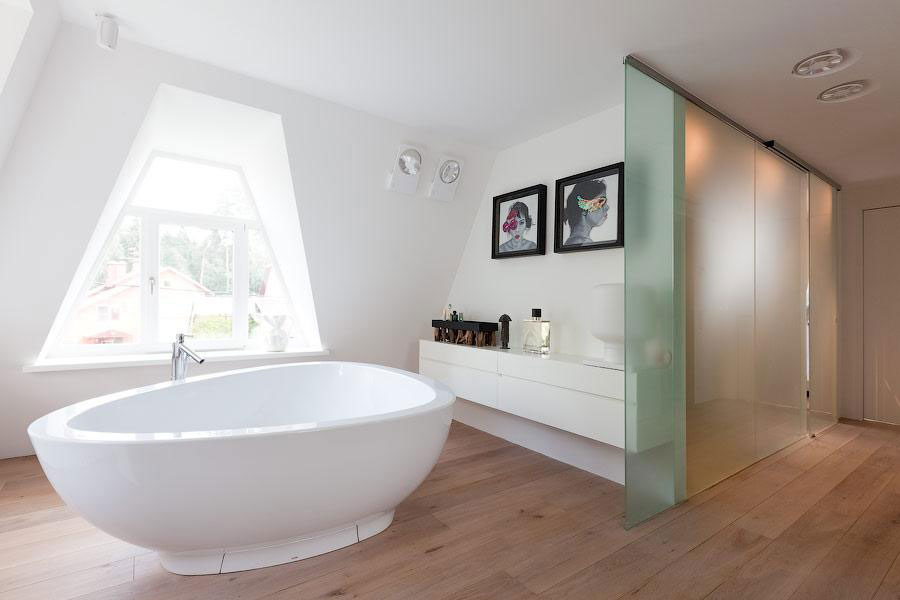 A Bright Modern Home with Stunning Staircase and Open Plan in Moscow by 4a Architekten (62)