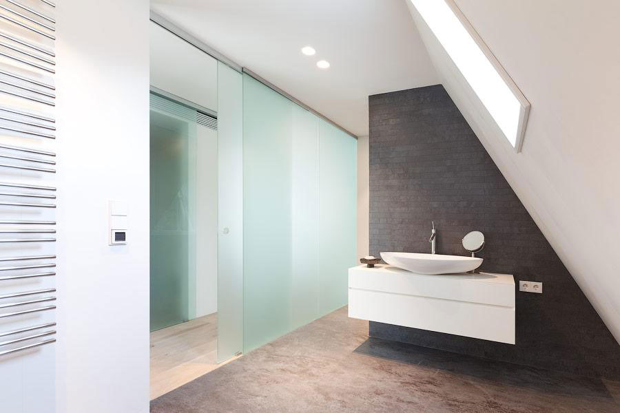 A Bright Modern Home with Stunning Staircase and Open Plan in Moscow by 4a Architekten (63)