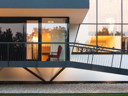 A Bright Modern Home with Stunning Staircase and Open Plan in Moscow by 4a Architekten (72)