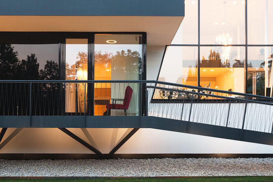 A Bright Modern Home with Stunning Staircase and Open Plan in Moscow by 4a Architekten (72)