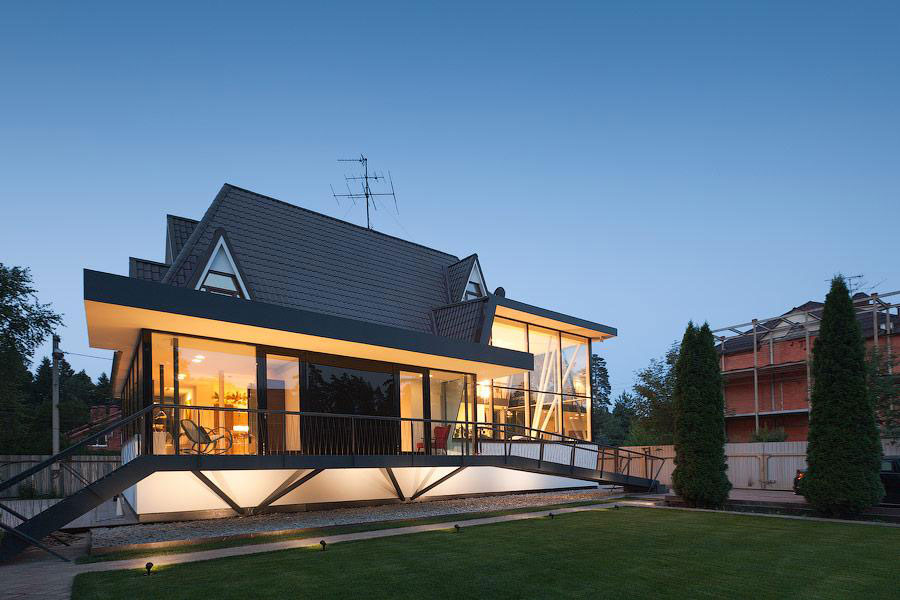 A Bright Modern Home with Stunning Staircase and Open Plan in Moscow by 4a Architekten (79)