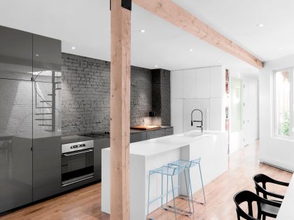 A 19th Triplex Transformed Into an Open, Light-Filled Loft Apartment in Montreal by Anne Sophie Goneau (3)