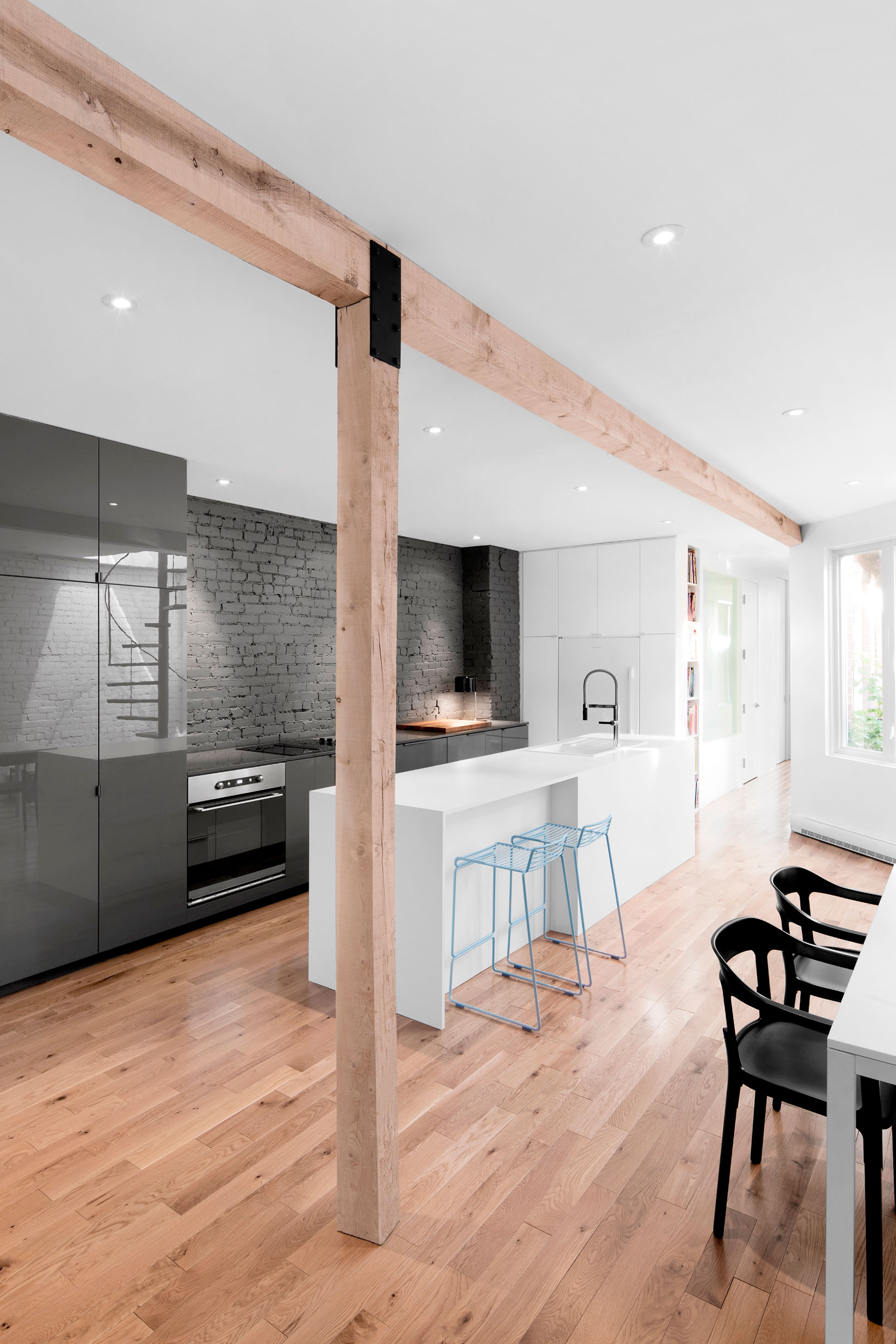 A 19th Triplex Transformed Into an Open, Light-Filled Loft Apartment in Montreal by Anne Sophie Goneau (3)