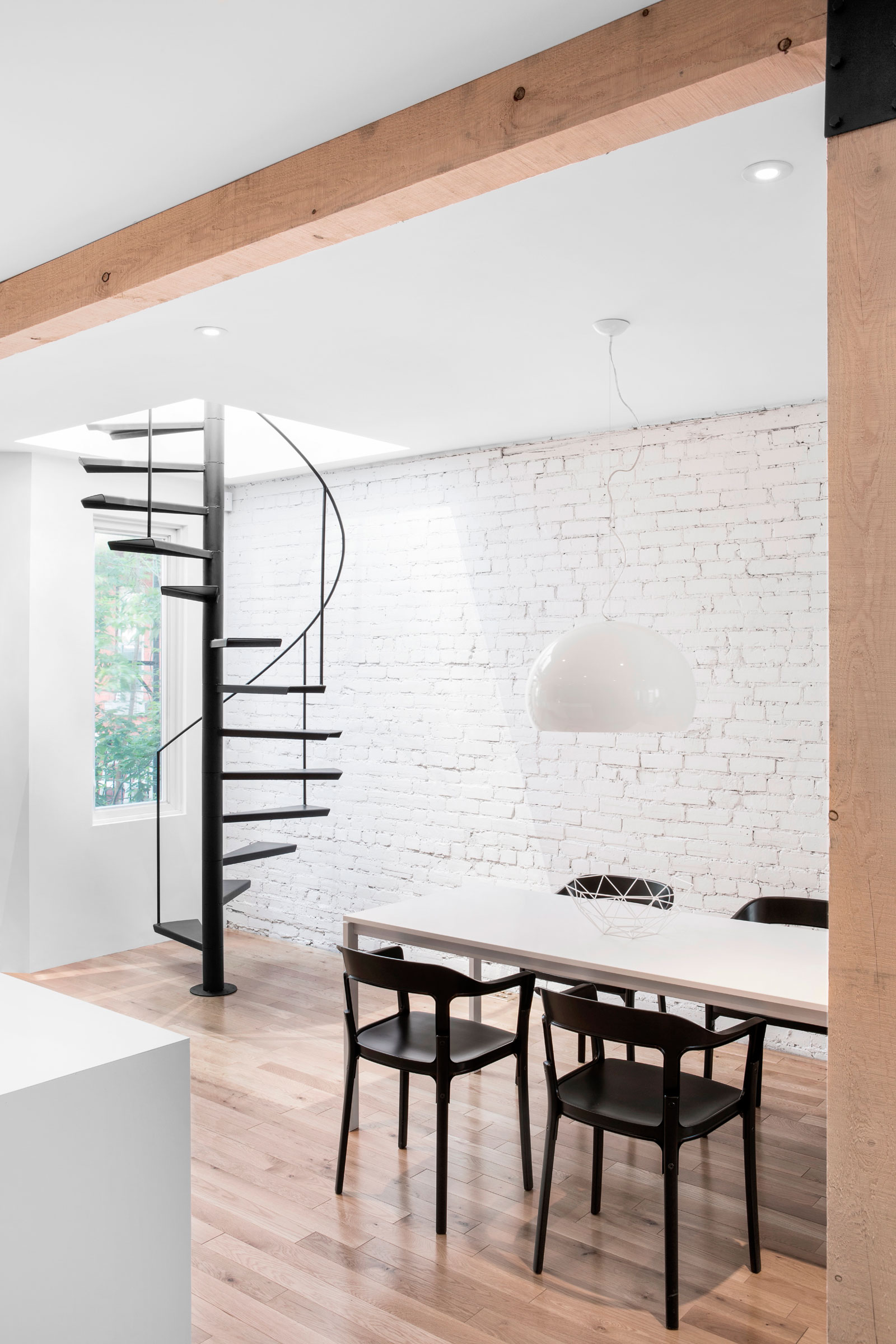 A 19th Triplex Transformed Into an Open, Light-Filled Loft Apartment in Montreal by Anne Sophie Goneau (7)