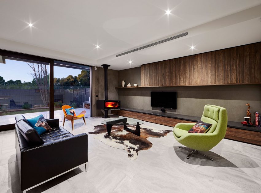 A 70s Home Transformed into a Striking Modern House in Caulfield, Australia by Finney (5)