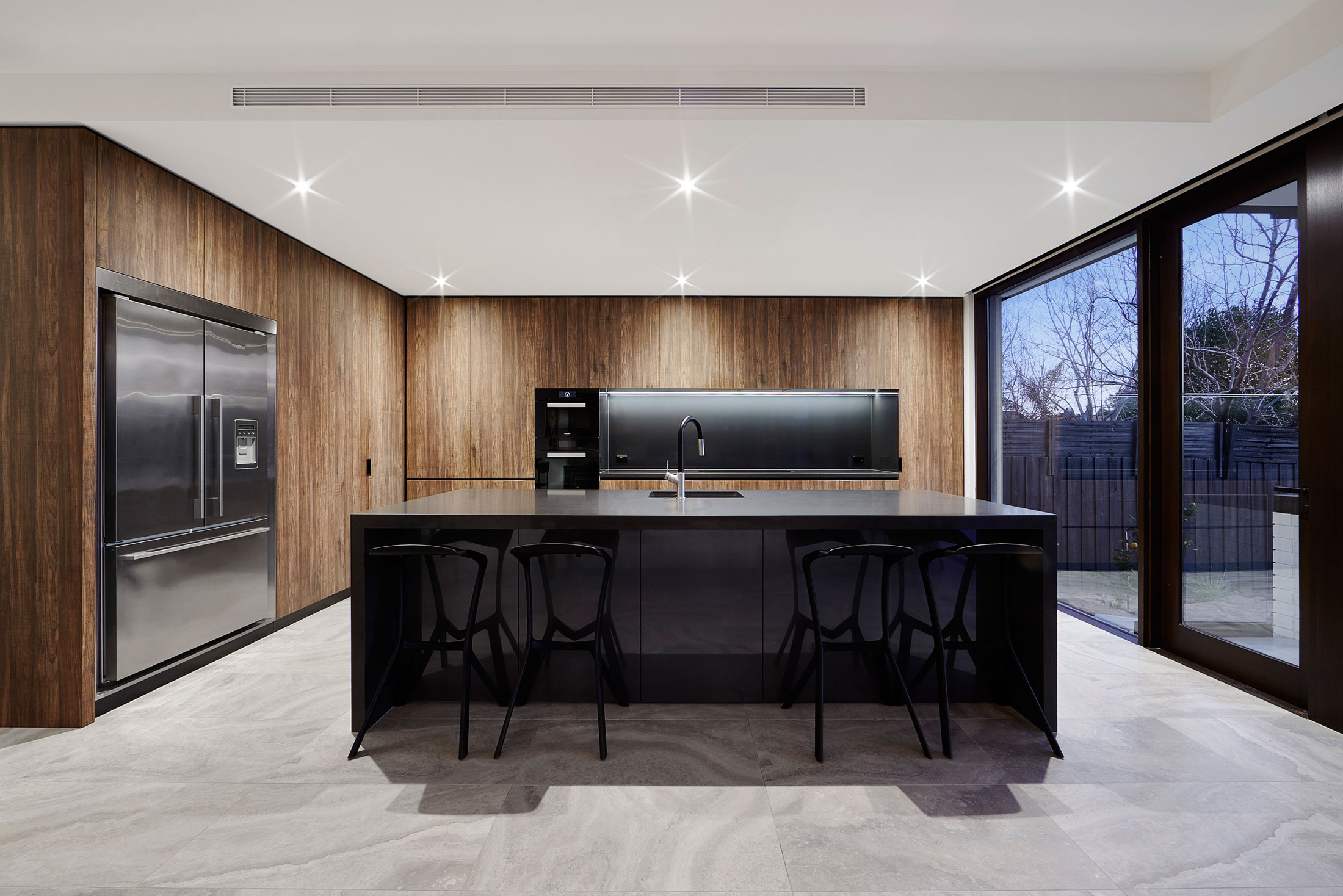 A 70s Home Transformed into a Striking Modern House in Caulfield, Australia by Finney (6)