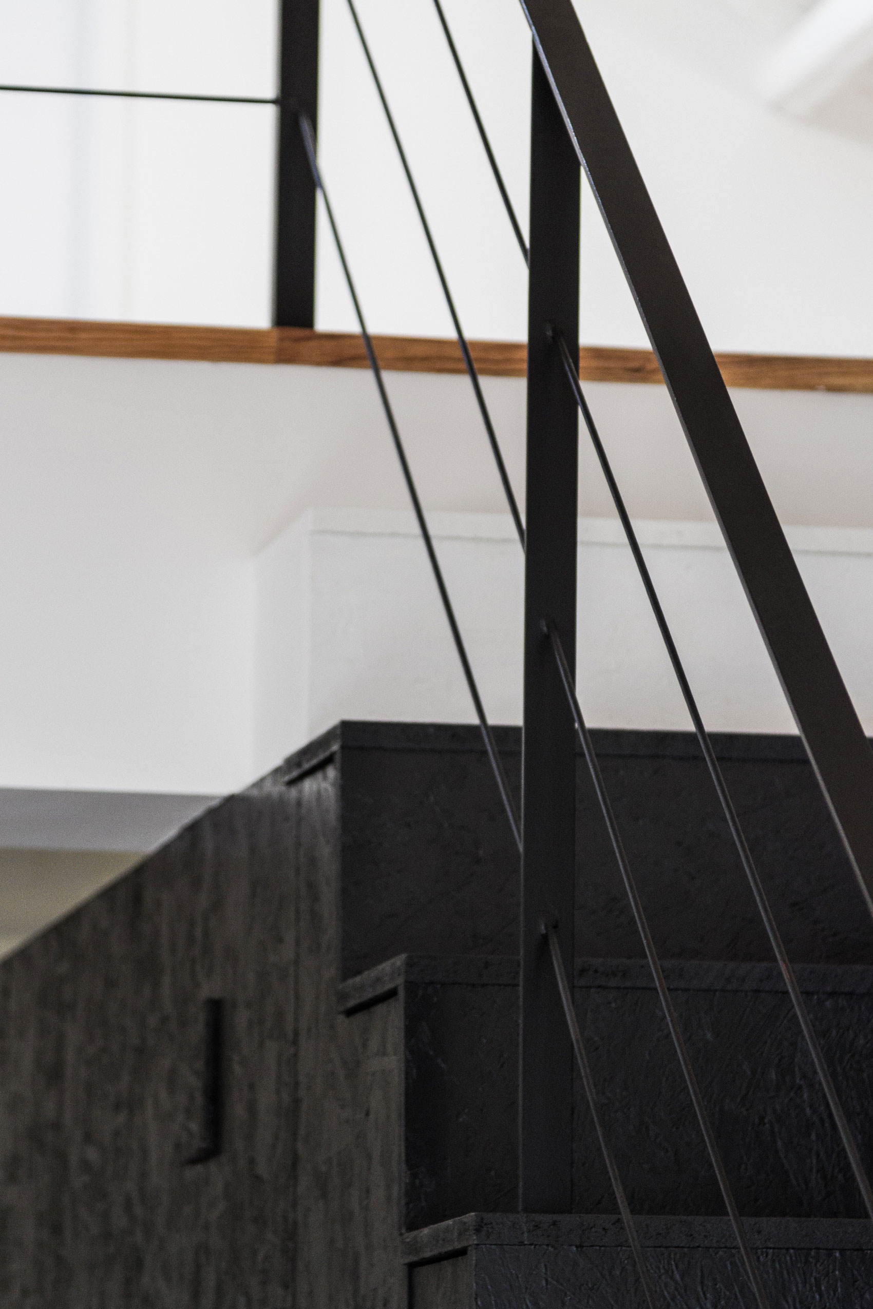 A Barn House Turned Into a Bright Contemporary Home in Monte Real, Portugal by Ines Brandao (11)