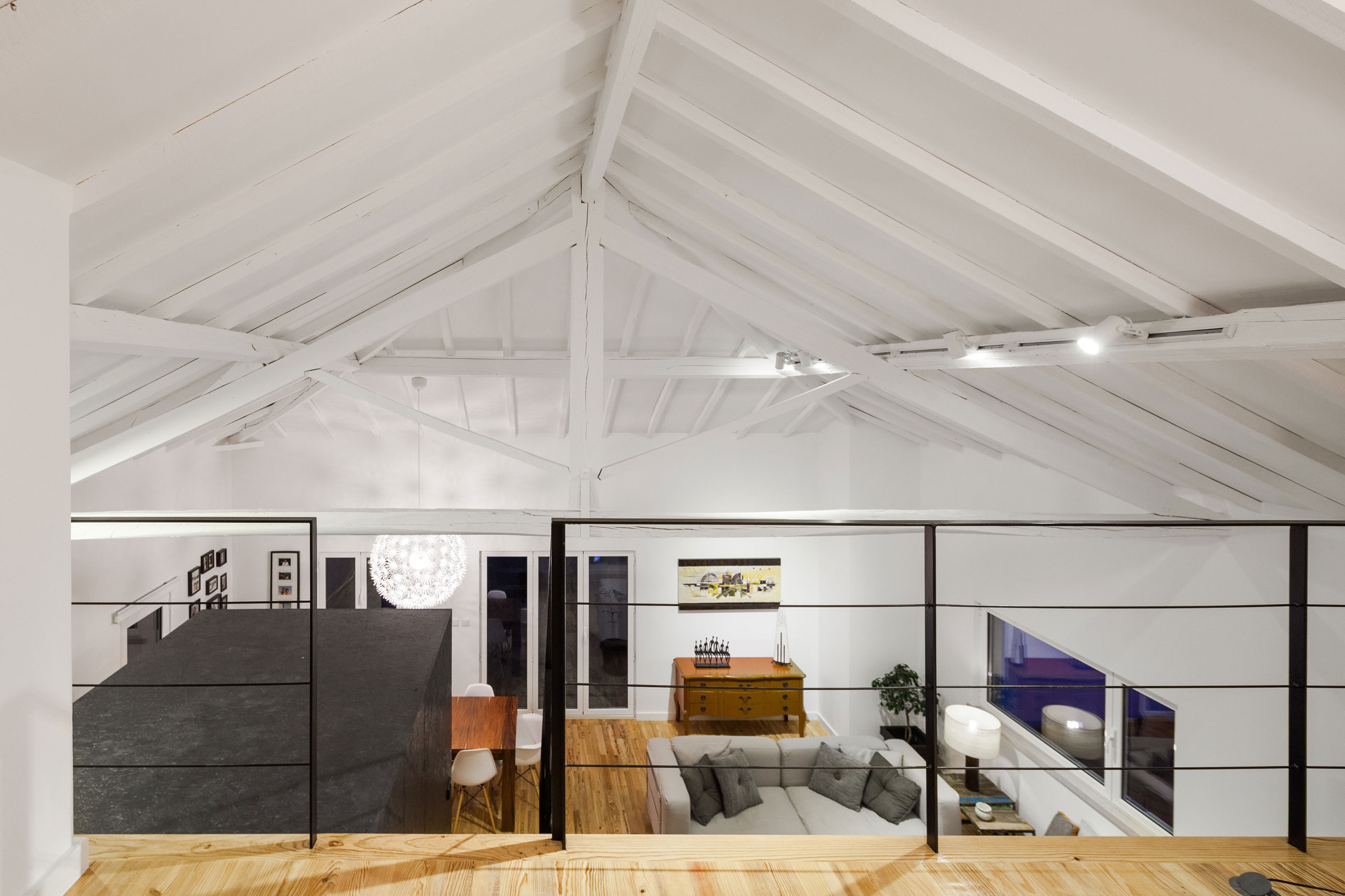 A Barn House Turned Into a Bright Contemporary Home in Monte Real, Portugal by Ines Brandao (12)