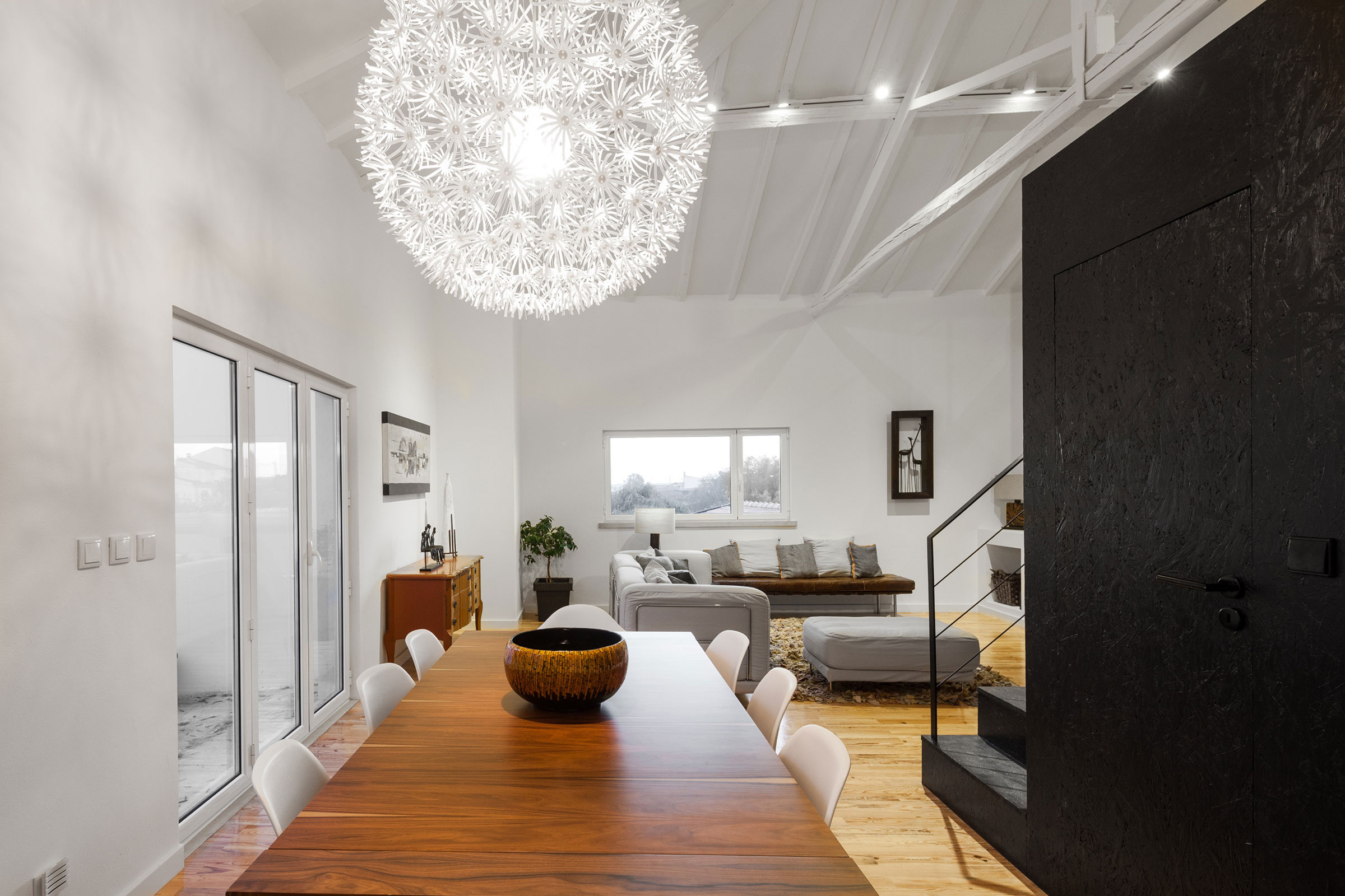 A Barn House Turned Into a Bright Contemporary Home in Monte Real, Portugal by Ines Brandao (6)