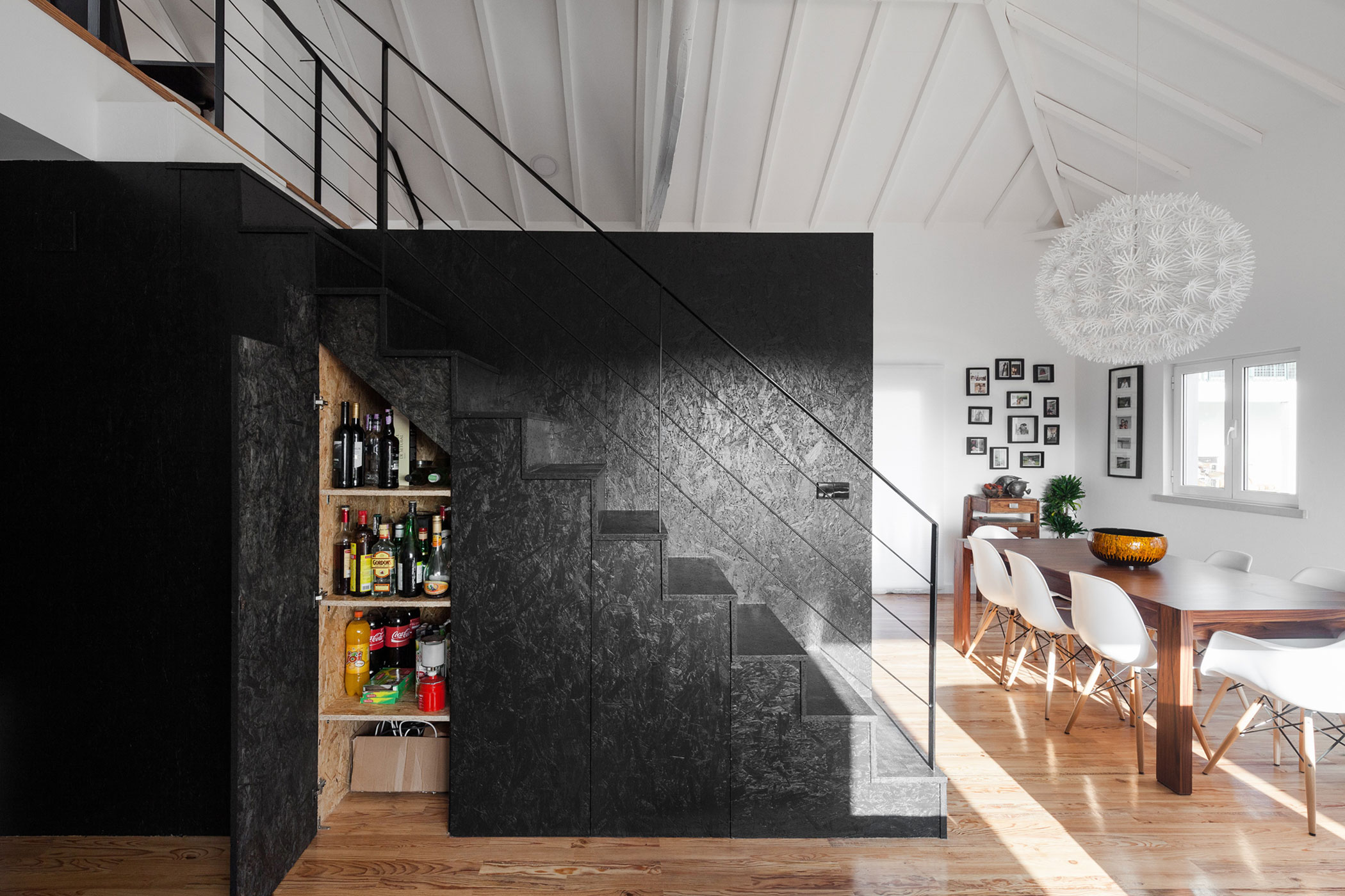 A Barn House Turned Into a Bright Contemporary Home in Monte Real, Portugal by Ines Brandao (9)