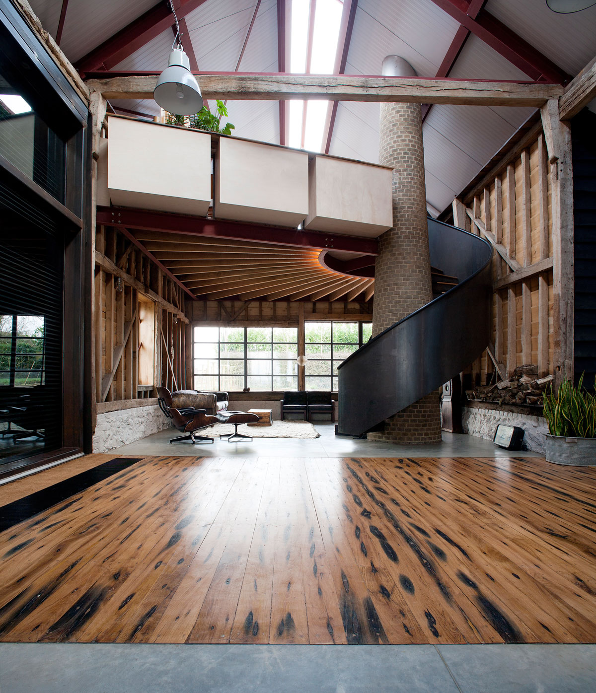 A Barn Transformed into a Beautiful Countryside Home in Folkestone, England by Liddicoat & Goldhill (11)