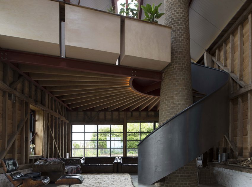 A Barn Transformed into a Beautiful Countryside Home in Folkestone, England by Liddicoat & Goldhill (12)