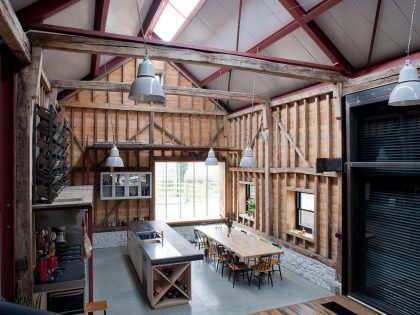 A Barn Transformed into a Beautiful Countryside Home in Folkestone, England by Liddicoat & Goldhill (19)