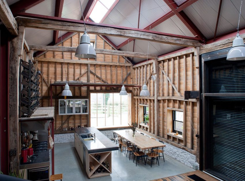 A Barn Transformed into a Beautiful Countryside Home in Folkestone, England by Liddicoat & Goldhill (19)