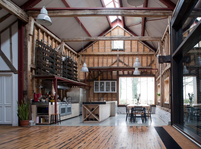 A Barn Transformed into a Beautiful Countryside Home in Folkestone, England by Liddicoat & Goldhill (20)