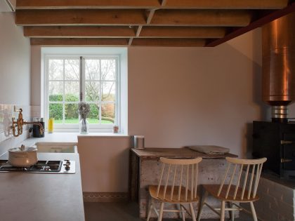 A Barn Transformed into a Beautiful Countryside Home in Folkestone, England by Liddicoat & Goldhill (22)