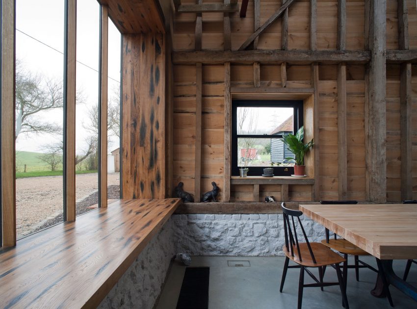 A Barn Transformed into a Beautiful Countryside Home in Folkestone, England by Liddicoat & Goldhill (24)