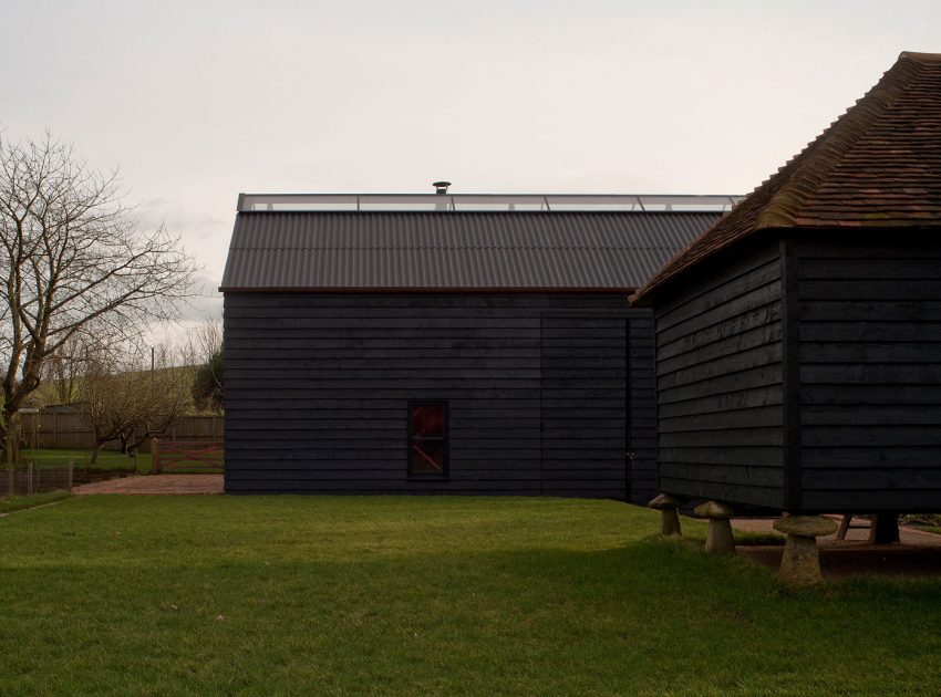 A Barn Transformed into a Beautiful Countryside Home in Folkestone, England by Liddicoat & Goldhill (3)