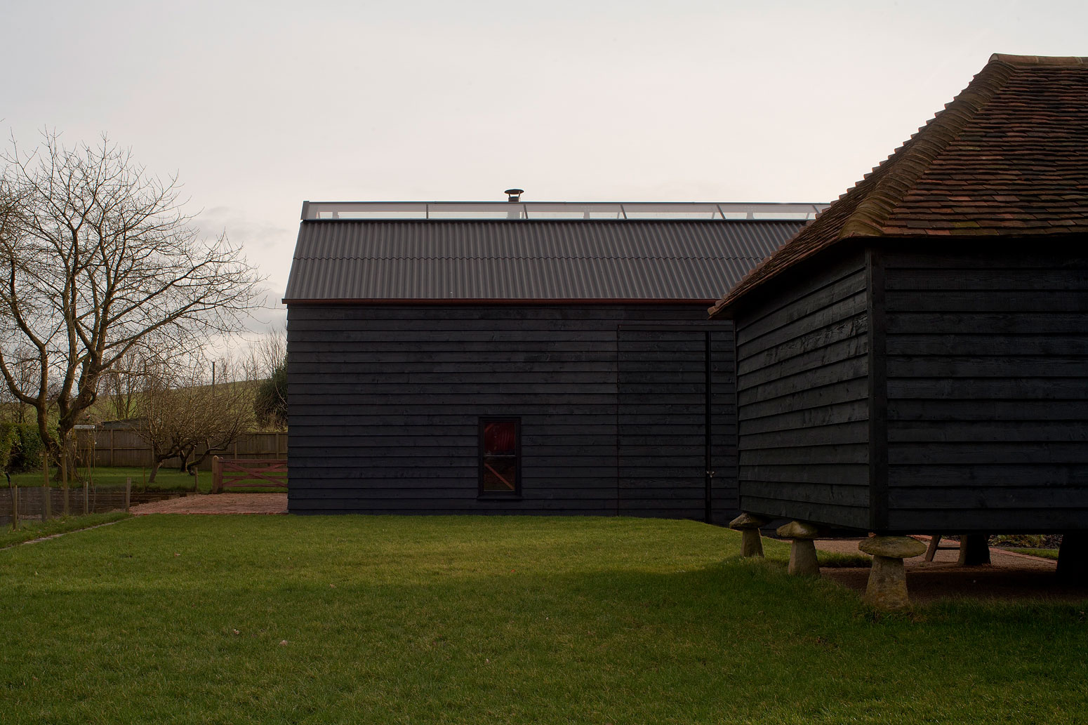 A Barn Transformed into a Beautiful Countryside Home in Folkestone, England by Liddicoat & Goldhill (3)