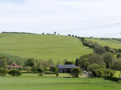 A Barn Transformed into a Beautiful Countryside Home in Folkestone, England by Liddicoat & Goldhill (30)