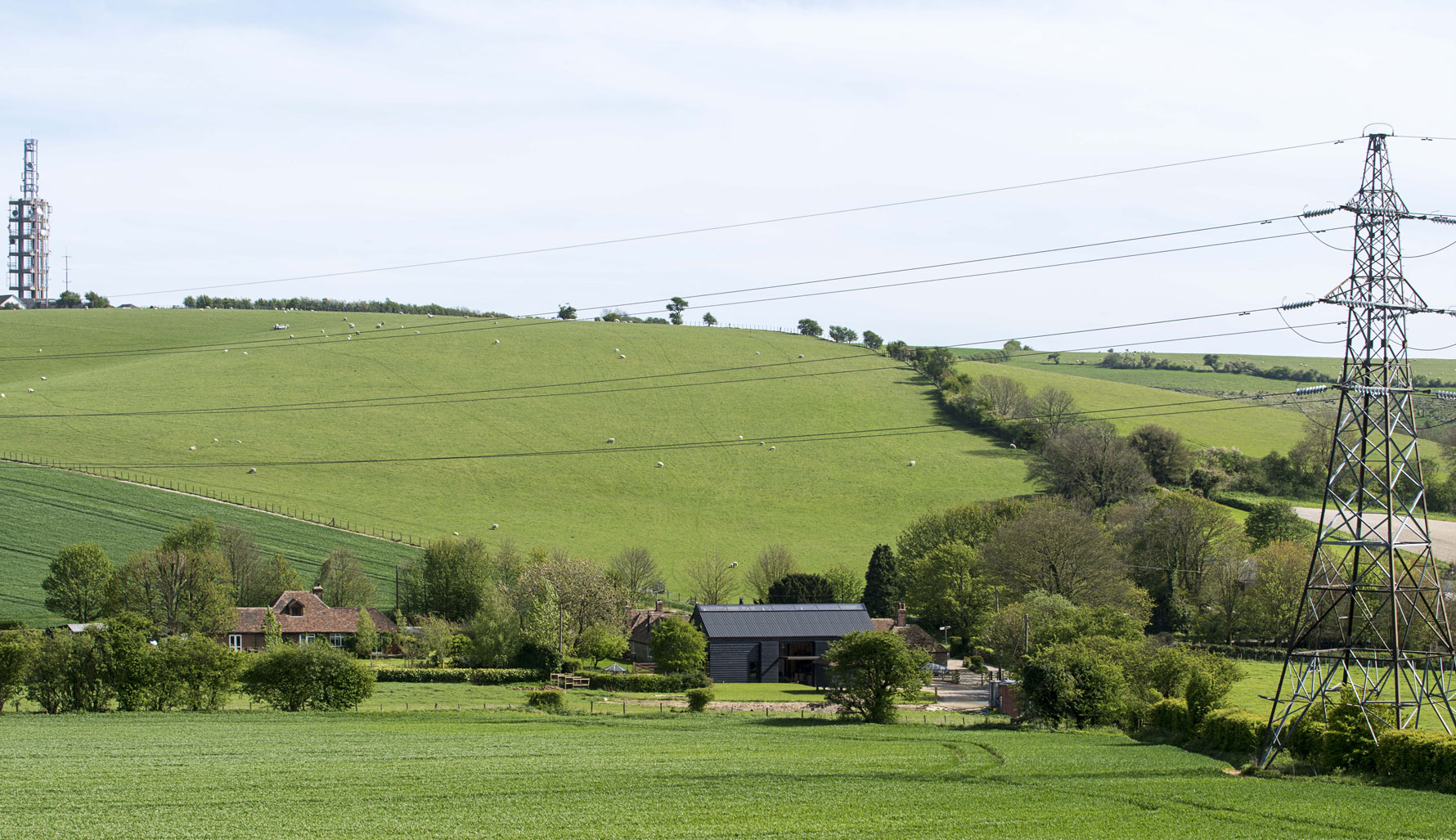 A Barn Transformed into a Beautiful Countryside Home in Folkestone, England by Liddicoat & Goldhill (30)