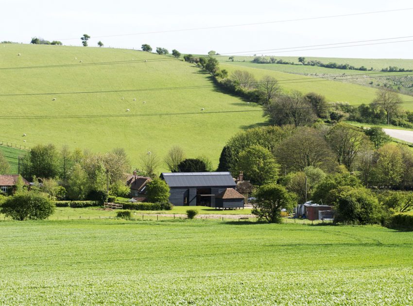 A Barn Transformed into a Beautiful Countryside Home in Folkestone, England by Liddicoat & Goldhill (31)