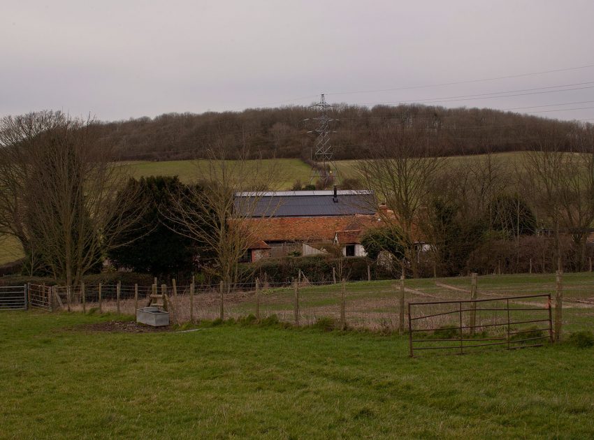 A Barn Transformed into a Beautiful Countryside Home in Folkestone, England by Liddicoat & Goldhill (33)