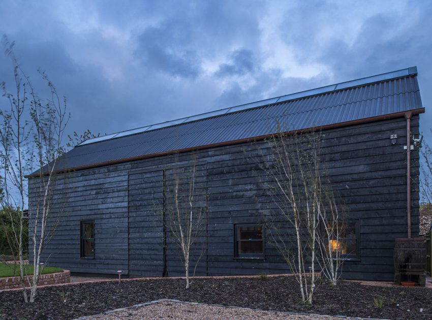 A Barn Transformed into a Beautiful Countryside Home in Folkestone, England by Liddicoat & Goldhill (37)