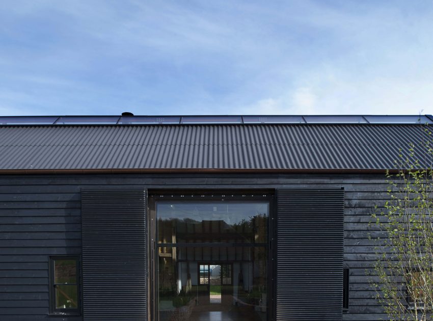 A Barn Transformed into a Beautiful Countryside Home in Folkestone, England by Liddicoat & Goldhill (6)