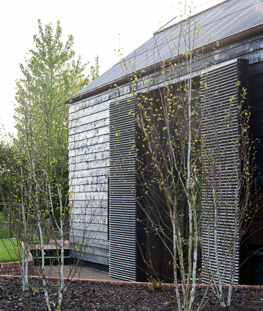 A Barn Transformed into a Beautiful Countryside Home in Folkestone, England by Liddicoat & Goldhill (7)