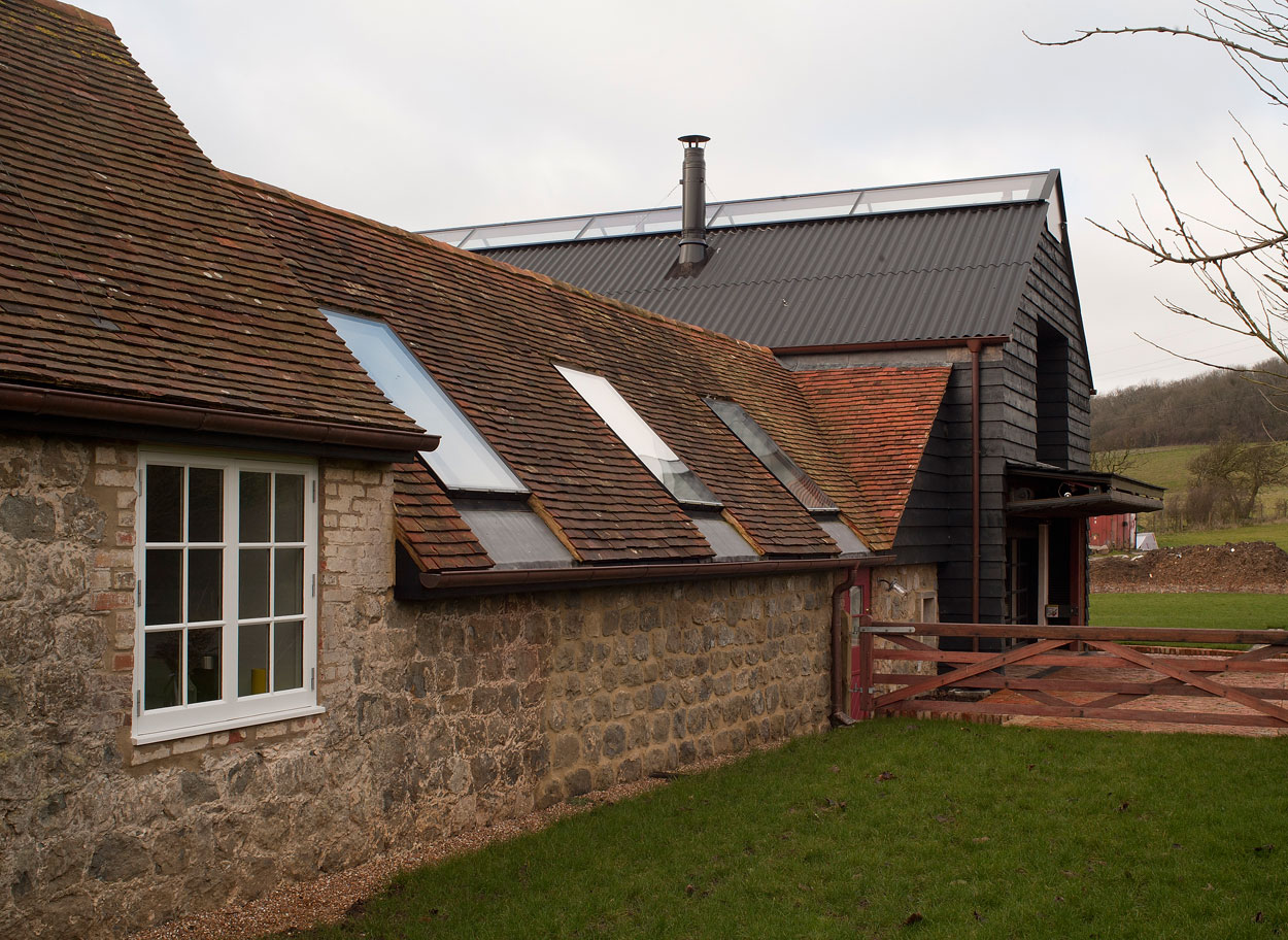 A Barn Transformed into a Beautiful Countryside Home in Folkestone, England by Liddicoat & Goldhill (9)