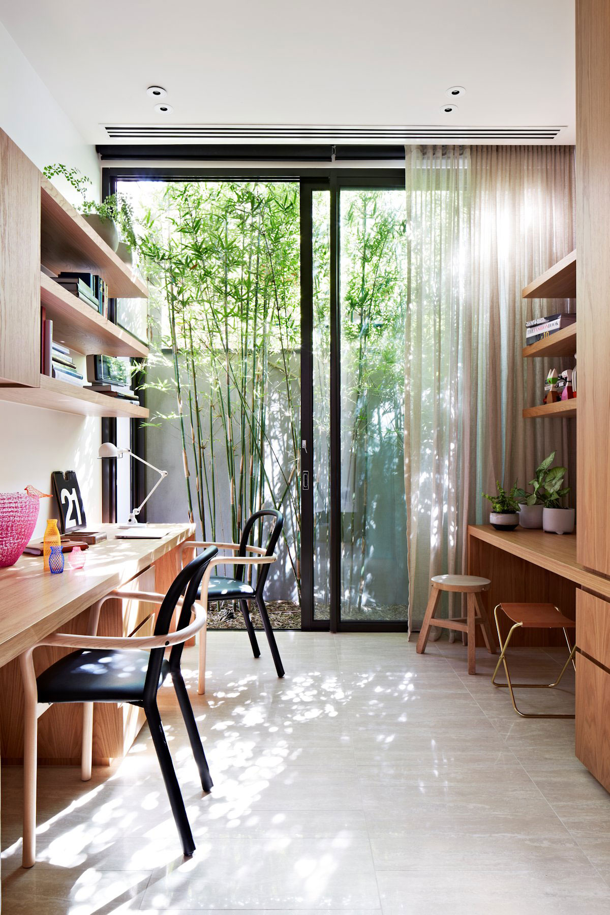 A Beautiful Contemporary Home with Industrial and Warm Interiors in South Yarra by AGUSHI & WORKROOM Design (23)