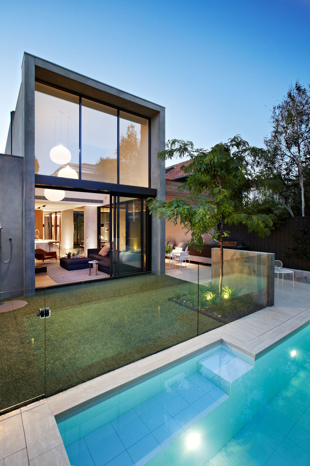 A Beautiful Contemporary Home with Industrial and Warm Interiors in South Yarra by AGUSHI & WORKROOM Design (27)