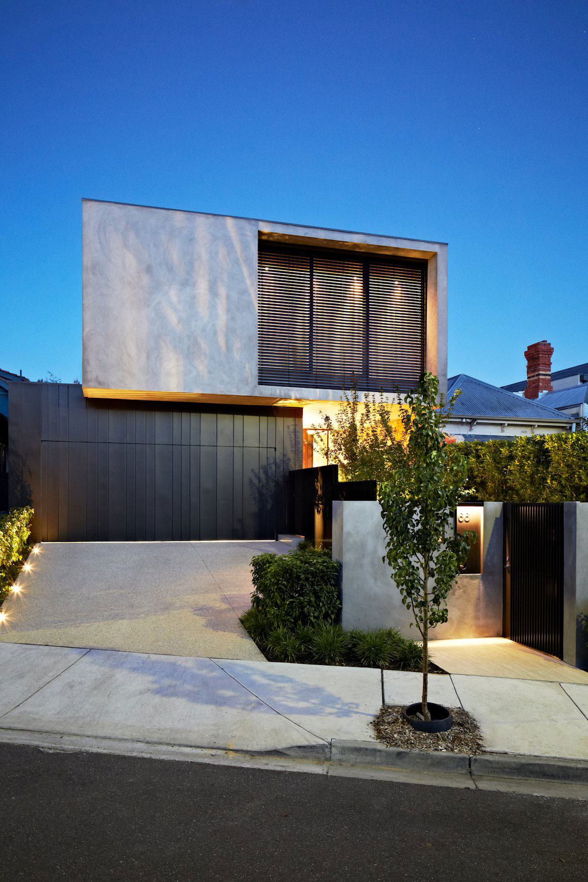 A Beautiful Contemporary Home with Industrial and Warm Interiors in South Yarra by AGUSHI & WORKROOM Design (28)