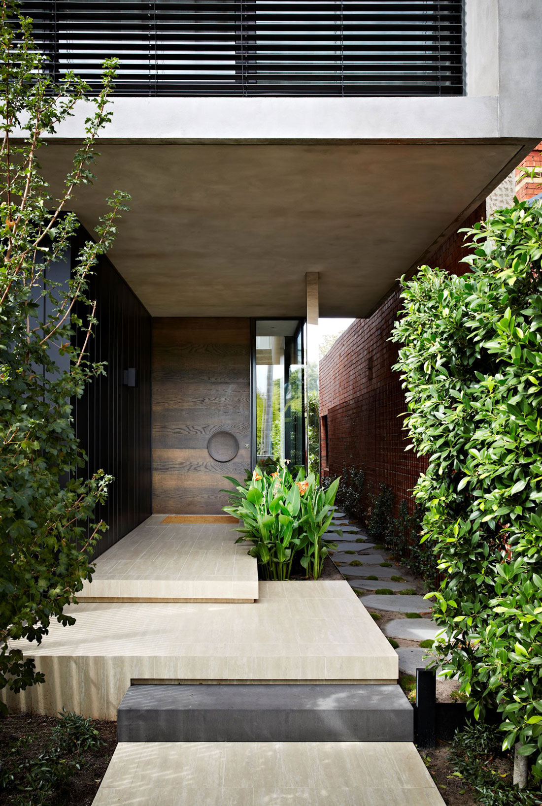 A Beautiful Contemporary Home with Industrial and Warm Interiors in South Yarra by AGUSHI & WORKROOM Design (3)