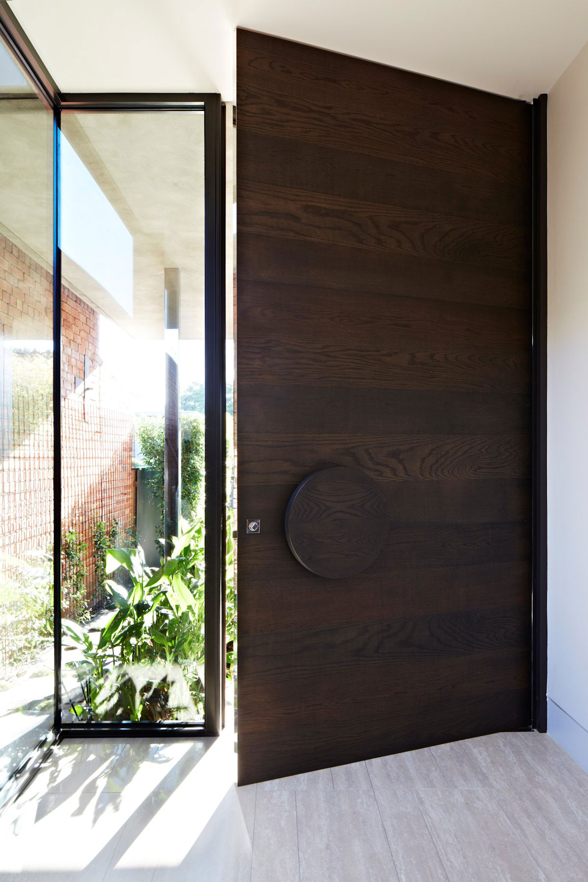 A Beautiful Contemporary Home with Industrial and Warm Interiors in South Yarra by AGUSHI & WORKROOM Design (4)