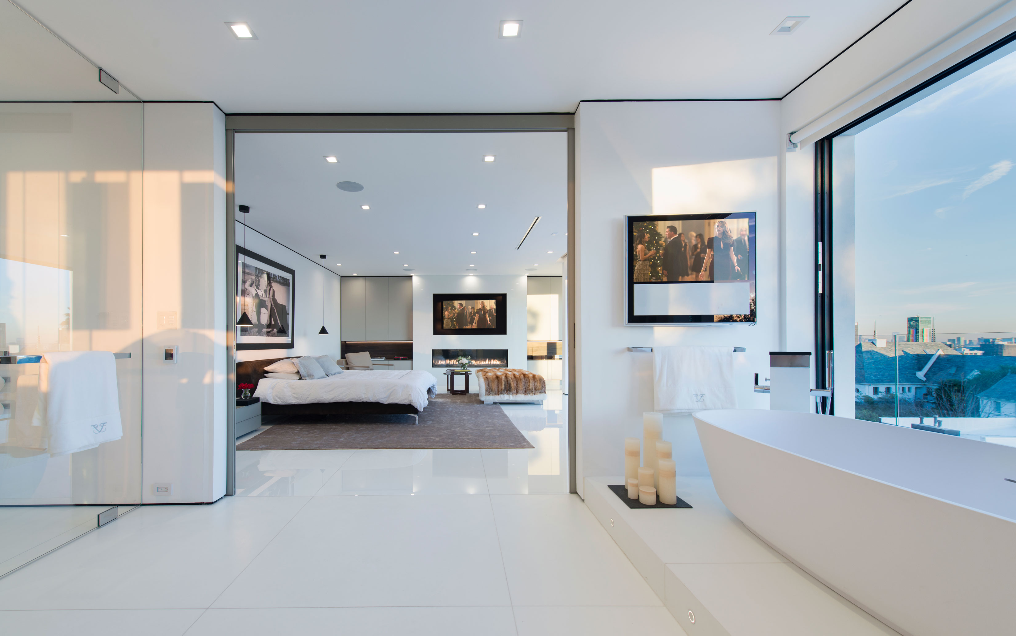 A Stylish and Beautiful Modern Home with Spectacular Views in Los Angeles by Ori Ayonmike (19)