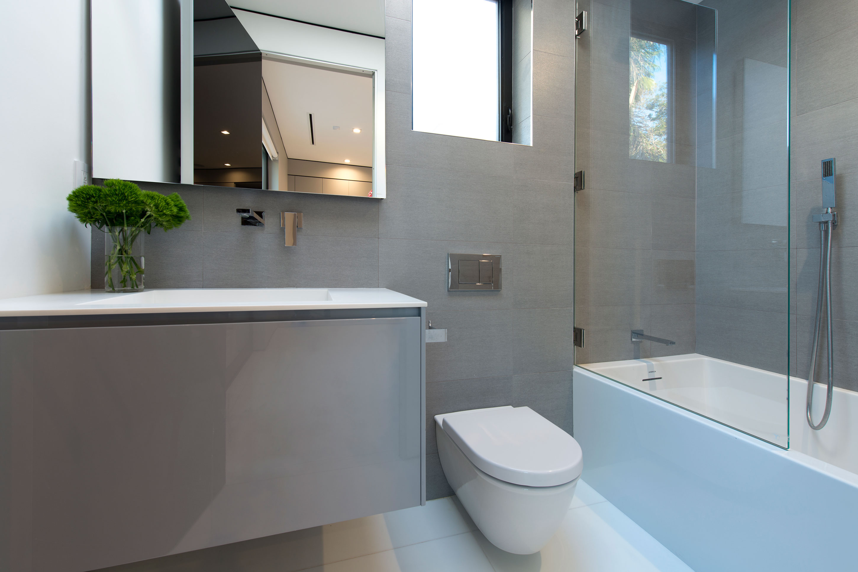 A Stylish and Beautiful Modern Home with Spectacular Views in Los Angeles by Ori Ayonmike (27)