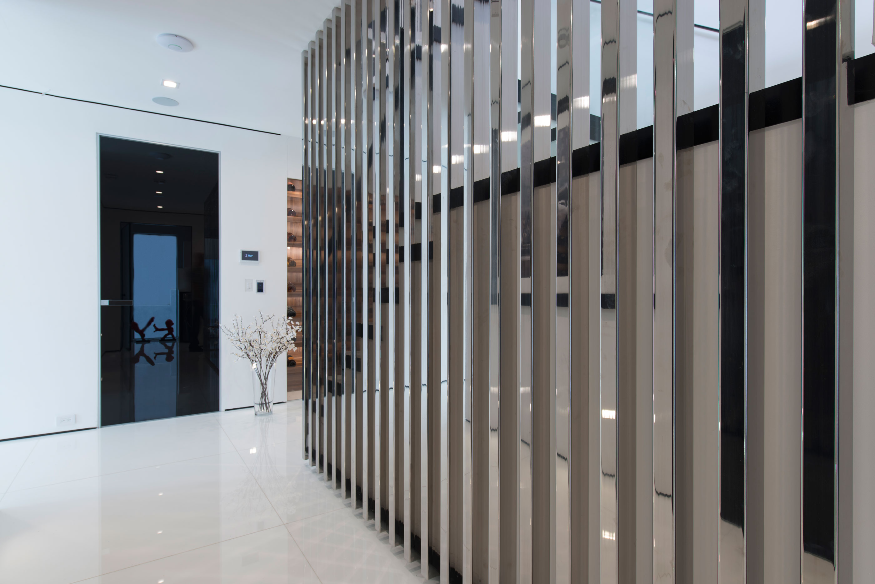 A Stylish and Beautiful Modern Home with Spectacular Views in Los Angeles by Ori Ayonmike (31)