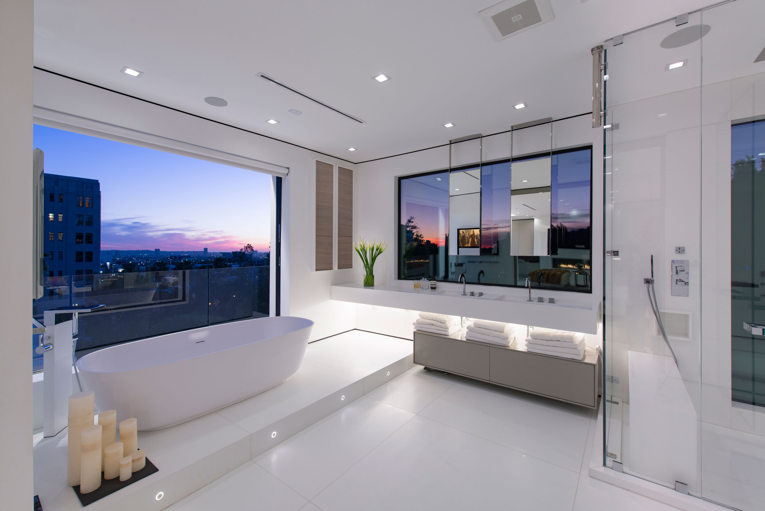 A Stylish and Beautiful Modern Home with Spectacular Views in Los Angeles by Ori Ayonmike (36)