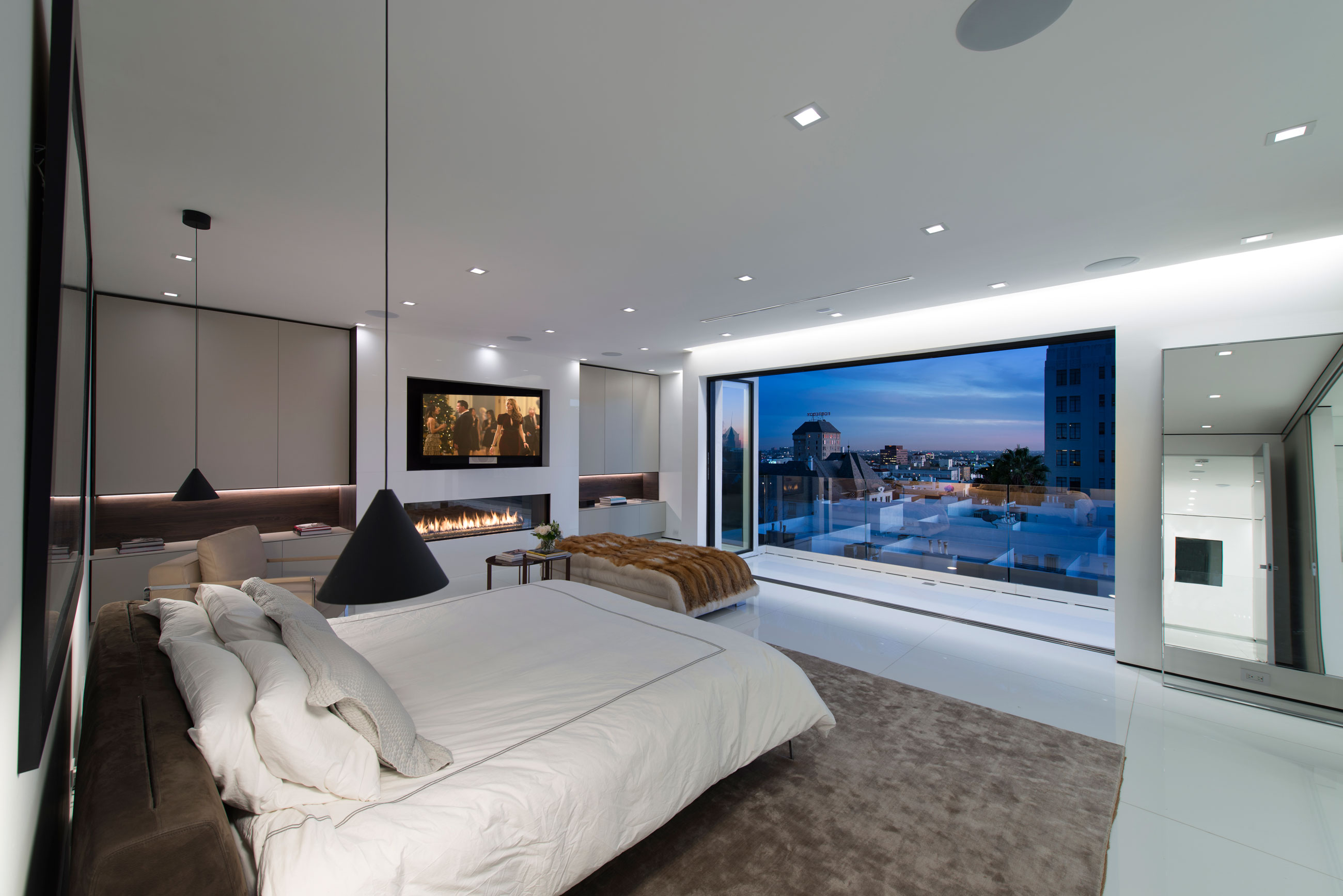 A Stylish and Beautiful Modern Home with Spectacular Views in Los Angeles by Ori Ayonmike (41)