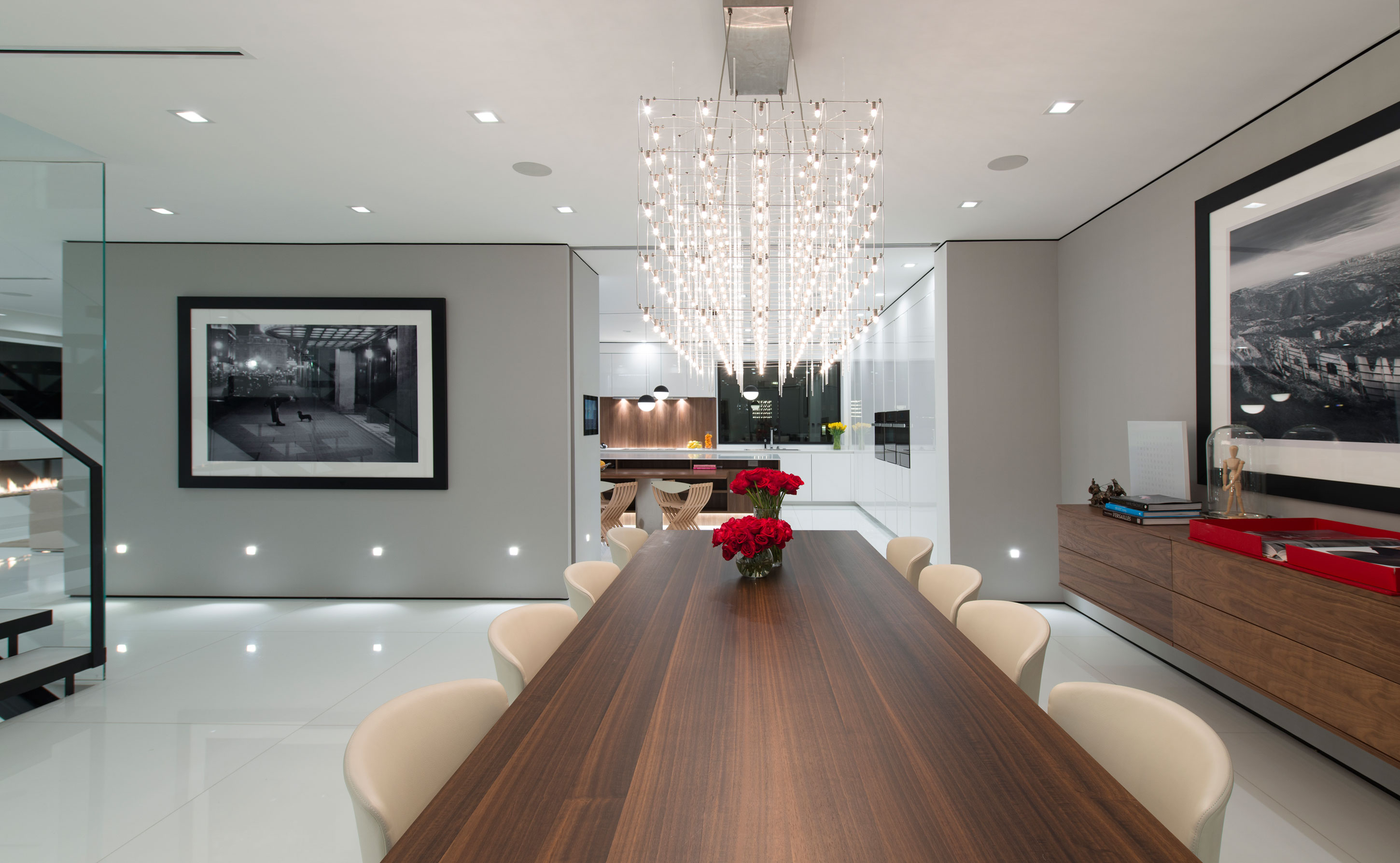 A Stylish and Beautiful Modern Home with Spectacular Views in Los Angeles by Ori Ayonmike (45)